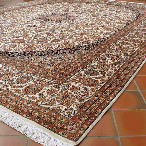 Fine handmade Kashmir silk carpet - 307296