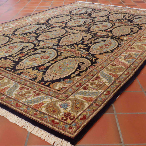 Handmade fine Oriental Qum rug - 309277