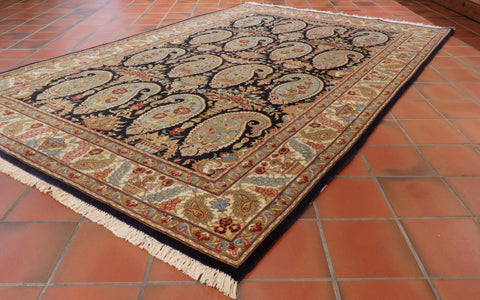 Handmade fine Oriental Qum rug - 309277