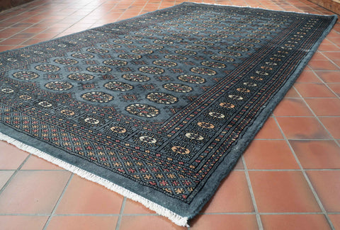 Handmade Pakistan Mori Bokhara rug - 309374