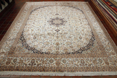 Fine handmade Kashmir silk carpet - 307296